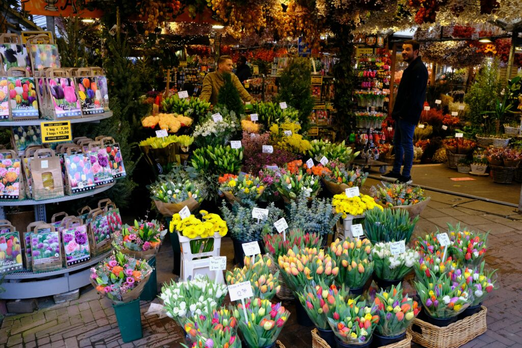 Kraam bij de bloemenmarkt Amsterdam